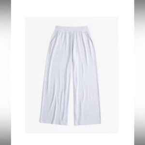Abercrombie Women's
Cozy Cloud Knit Wide Leg Pant